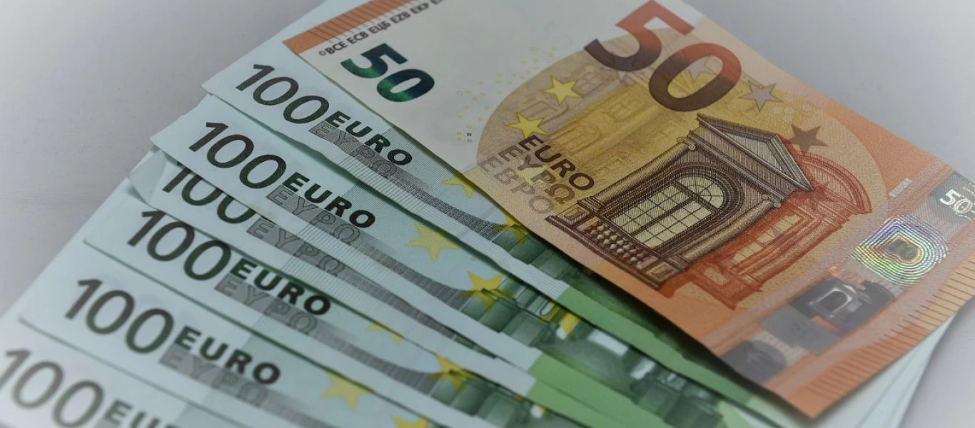 Εργαζόμενοι με «μπλοκάκια»: Δείτε πότε χάνουν τις εκπτώσεις φόρου